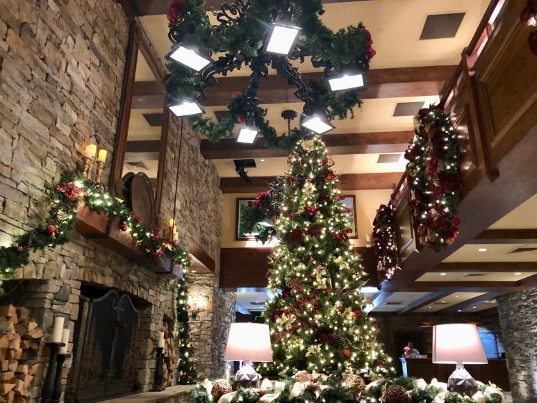 Catching those holiday vibes (and a glass of complimentary bubbles at check-in!) at the Hyatt Regency Lake Tahoe.